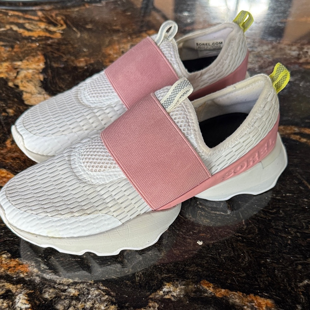 Sorel White and Pink kinetic Slip-Ons